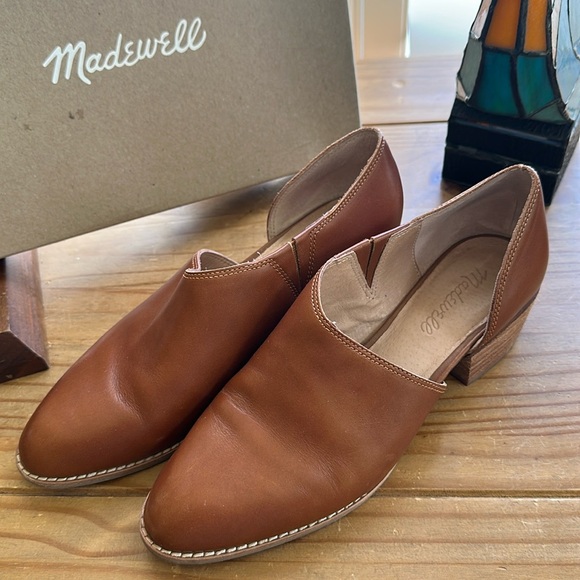 Madewell Shoes - Madewell asymmetrical shoes leather style number MA436 in English saddle size 7